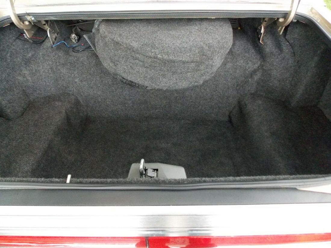 1988 Lincoln Town Car - photo 11