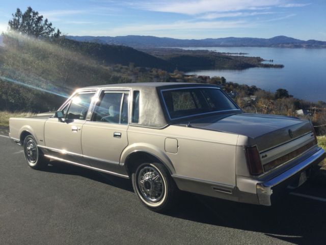 1988 Lincoln Town Car Town Car - photo 2