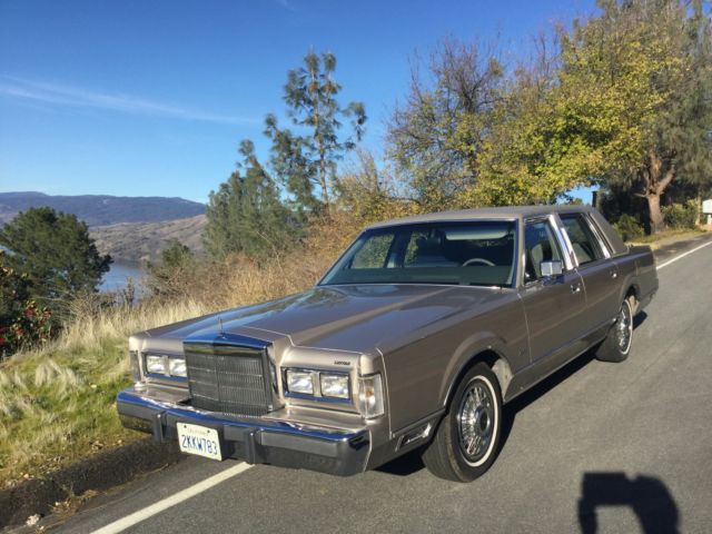 1988 Lincoln Town Car Town Car - photo 8