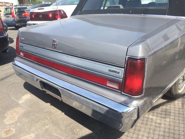 1988 Lincoln Town Car -- - photo 3