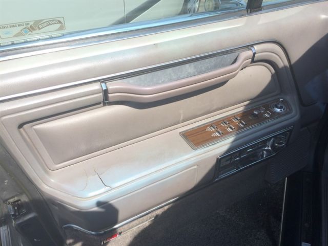 1988 Lincoln Town Car -- - photo 5