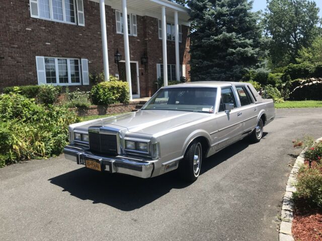 1988 Lincoln Town Car