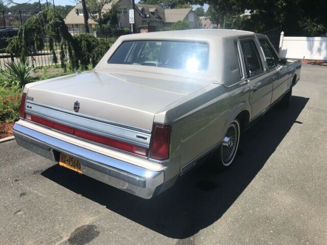 1988 Lincoln Town Car - photo 3