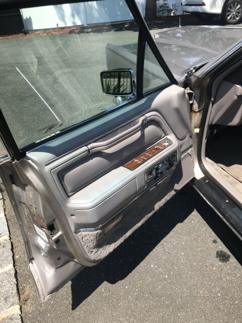 1988 Lincoln Town Car - photo 8