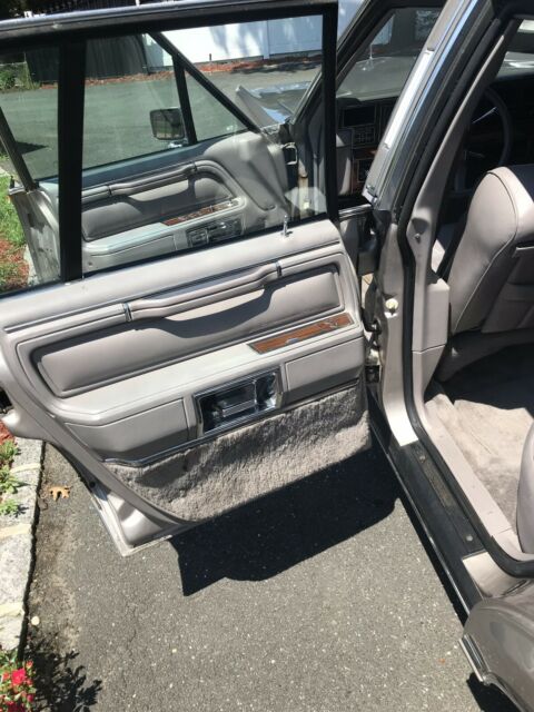 1988 Lincoln Town Car - photo 9