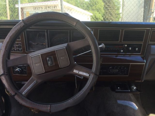 1988 Lincoln Town Car -- - photo 7