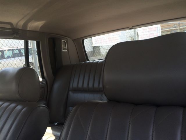 1988 Lincoln Town Car -- - photo 9