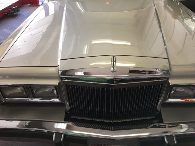 1988 Lincoln Town Car Cartier - photo 3