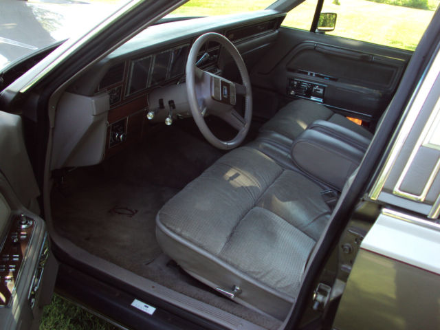 1988 Lincoln Town Car - photo 5