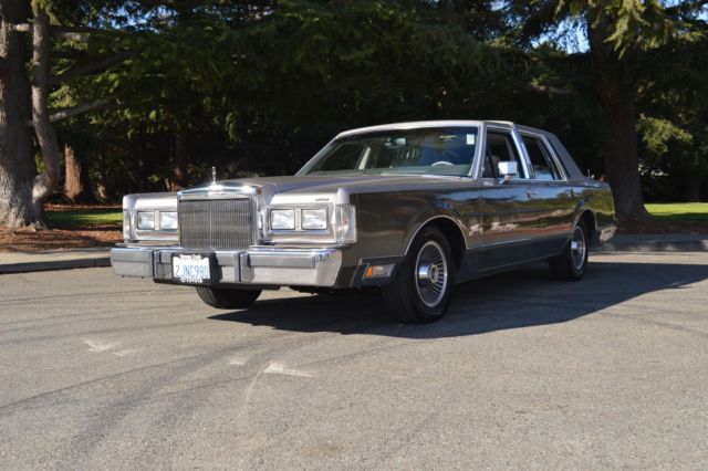 1988 Lincoln Town Car -- - photo 7