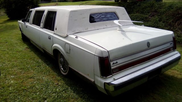 1988 Lincoln Town Car - photo 2