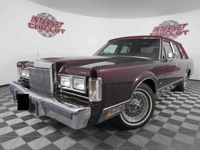 1988 Lincoln Town Car Signature 4D Sedan - photo 13