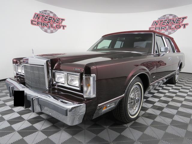 1988 Lincoln Town Car Signature 4D Sedan - photo 3