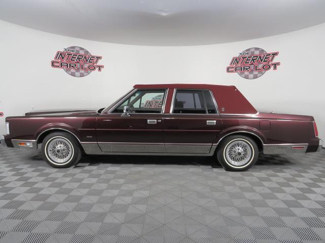 1988 Lincoln Town Car Signature 4D Sedan - photo 4