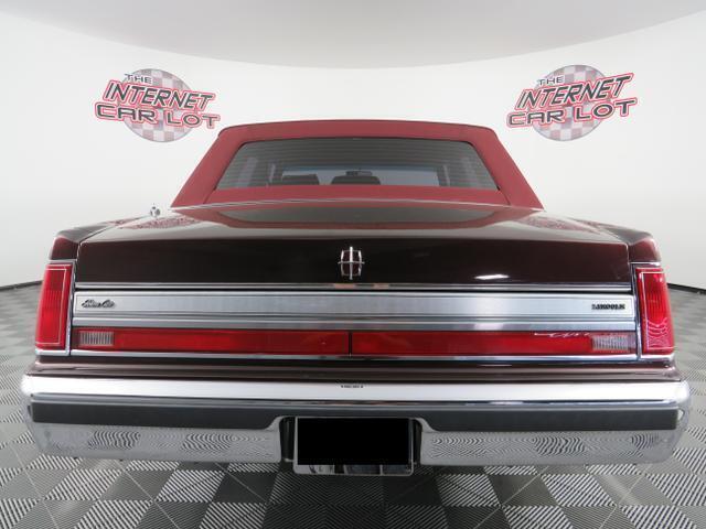 1988 Lincoln Town Car Signature 4D Sedan - photo 6