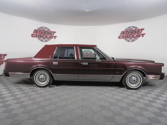 1988 Lincoln Town Car Signature 4D Sedan - photo 8