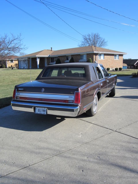 1988 Lincoln Town Car - photo 3