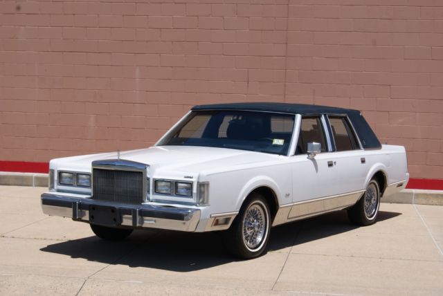 1988 Lincoln Town Car EXECUTIVE