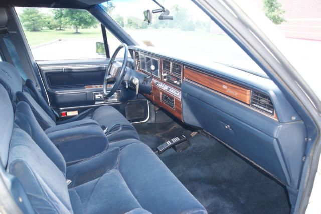 1988 Lincoln Town Car EXECUTIVE - photo 10