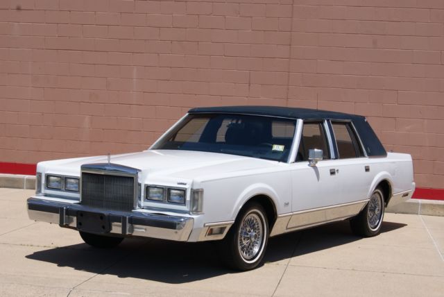1988 Lincoln Town Car EXECUTIVE - photo 3
