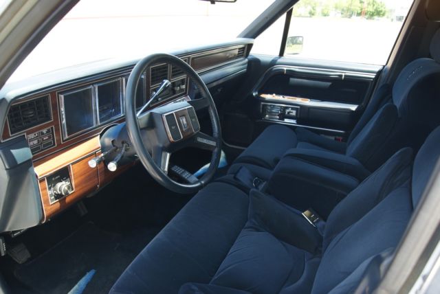 1988 Lincoln Town Car EXECUTIVE - photo 9