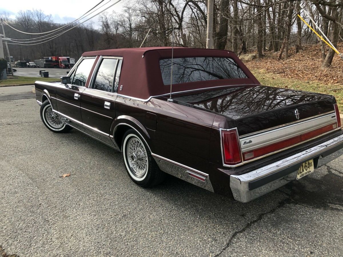 1988 Lincoln Town Car - photo 10
