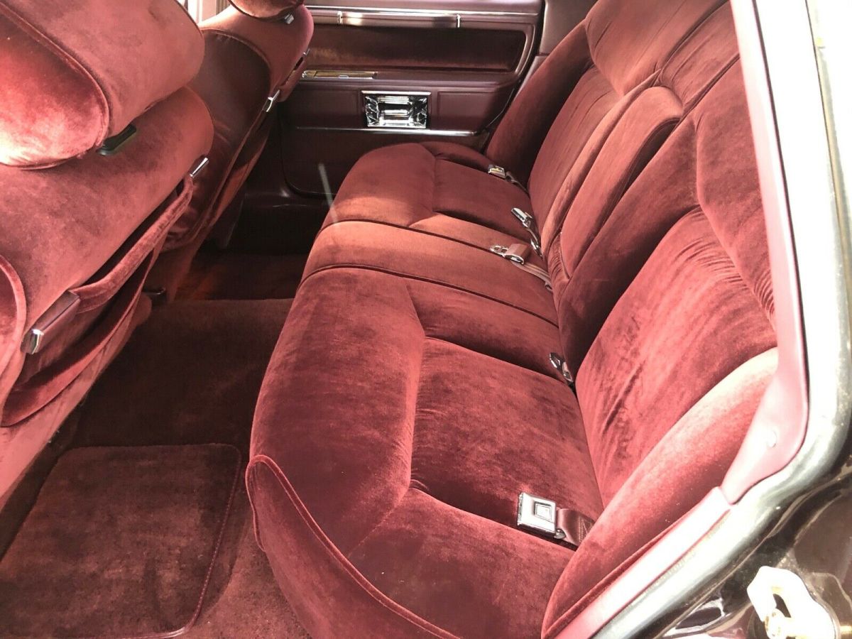 1988 Lincoln Town Car - photo 11