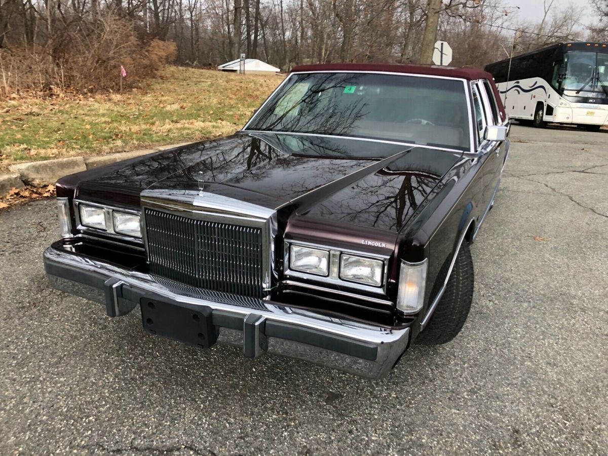 1988 Lincoln Town Car - photo 3