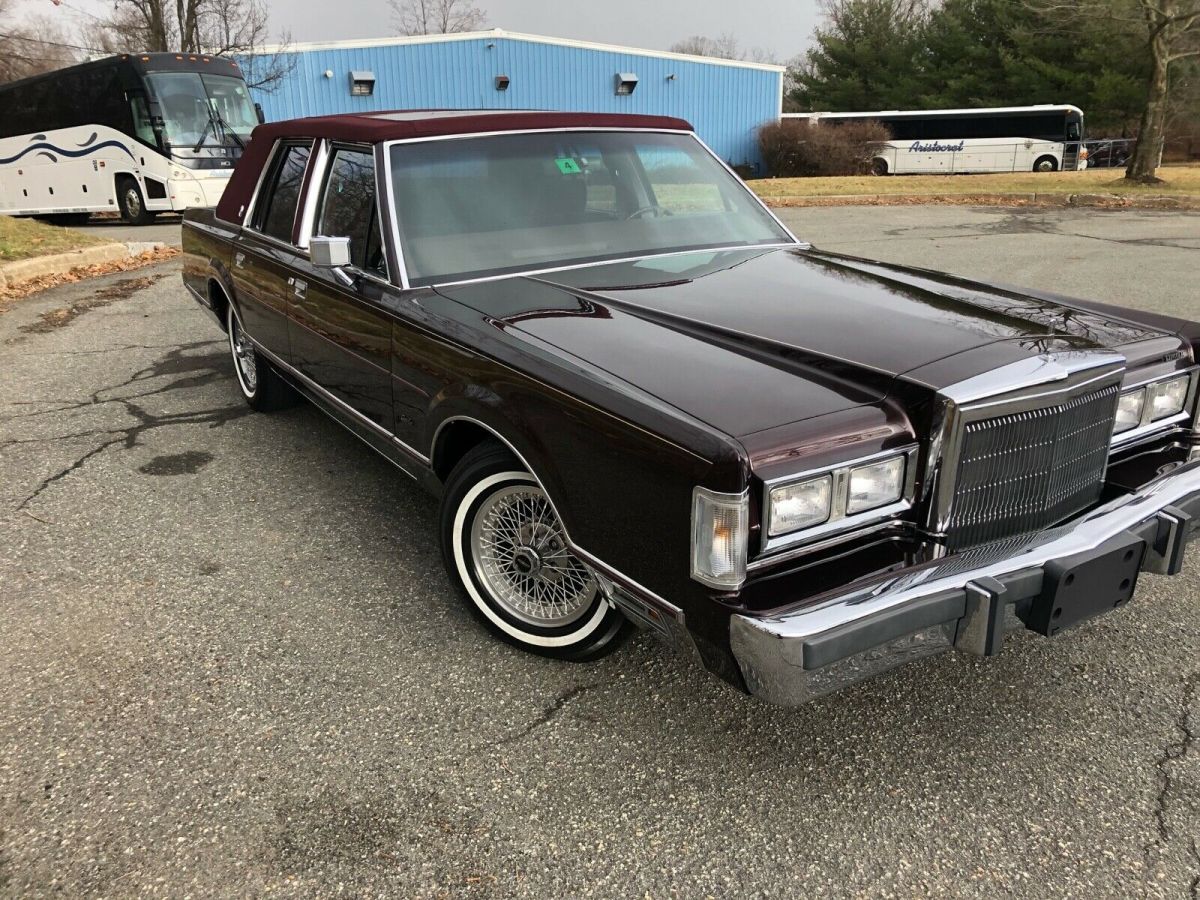1988 Lincoln Town Car - photo 4
