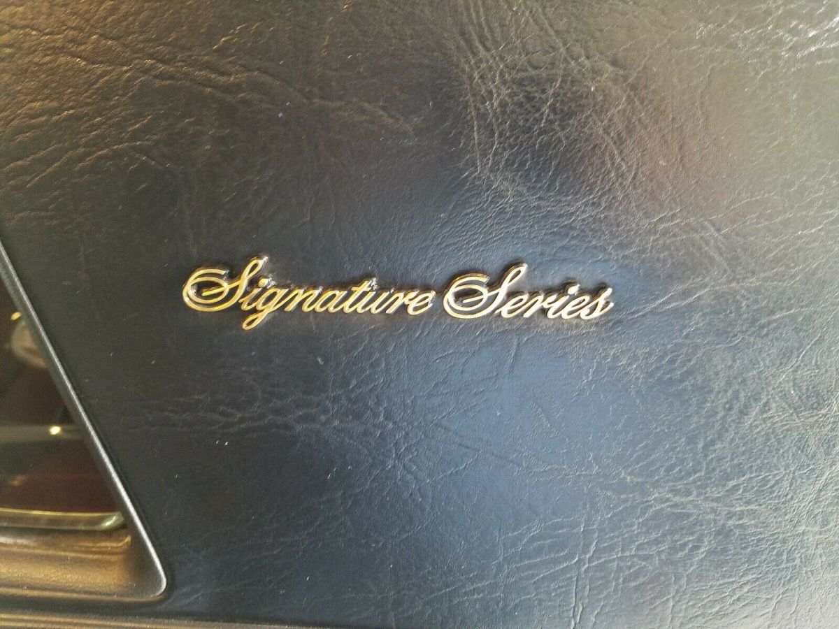 1988 Lincoln Town Car SIGNATURE - photo 12