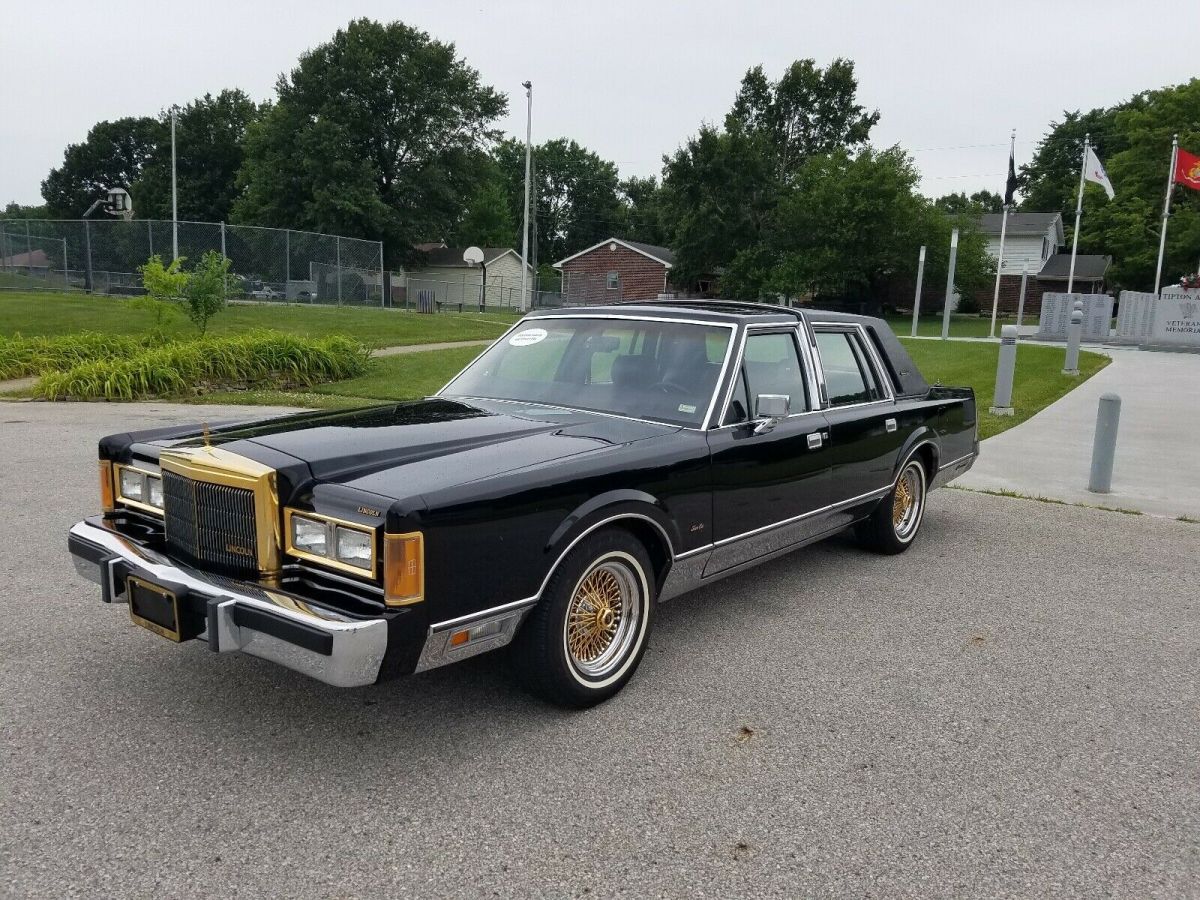 1988 Lincoln Town Car SIGNATURE - photo 2
