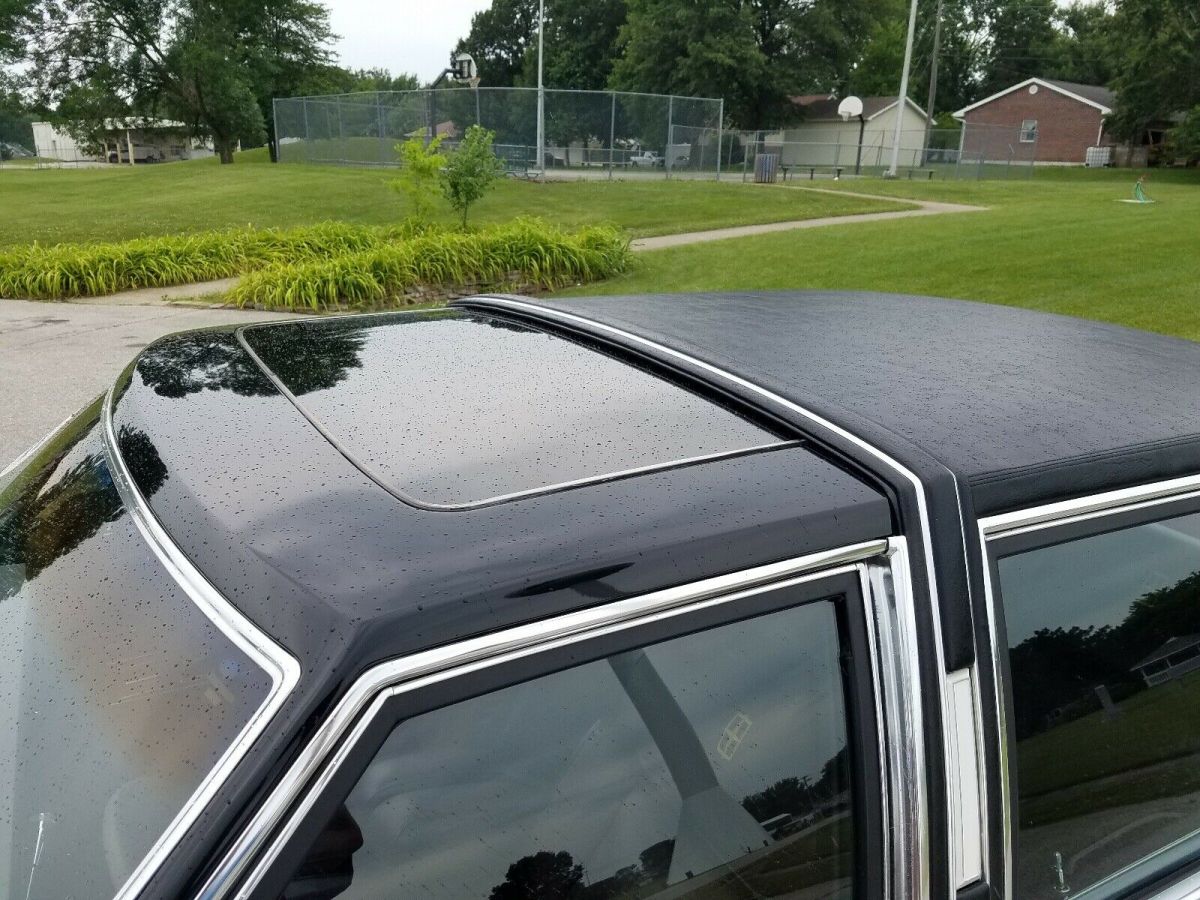 1988 Lincoln Town Car SIGNATURE - photo 8