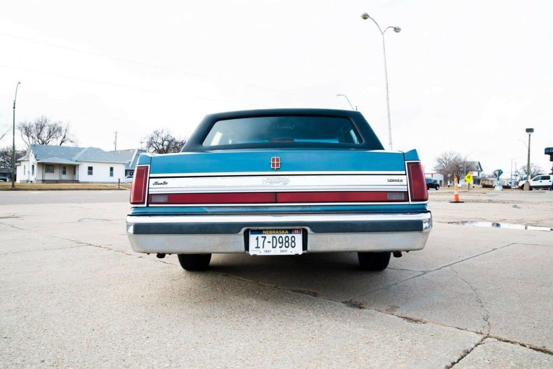 1988 Lincoln Town Car SIGNATURE - photo 4