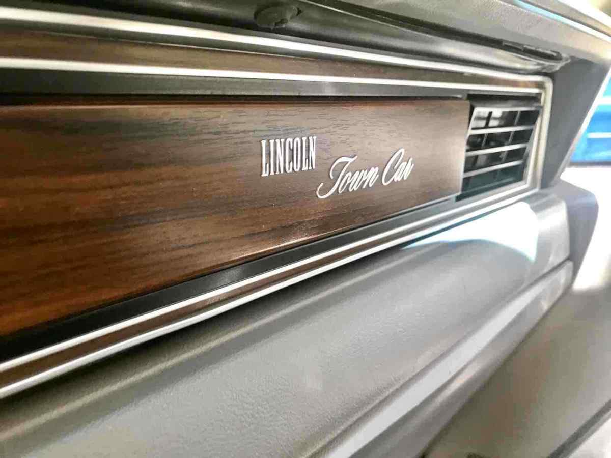1988 Lincoln Town Car SIGNATURE - photo 7