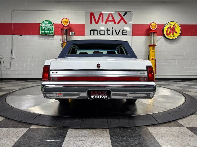 1988 Lincoln Town Car Signature 4D Sedan - photo 6