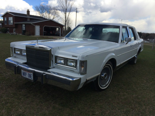 1988 Lincoln Town Car - photo 4