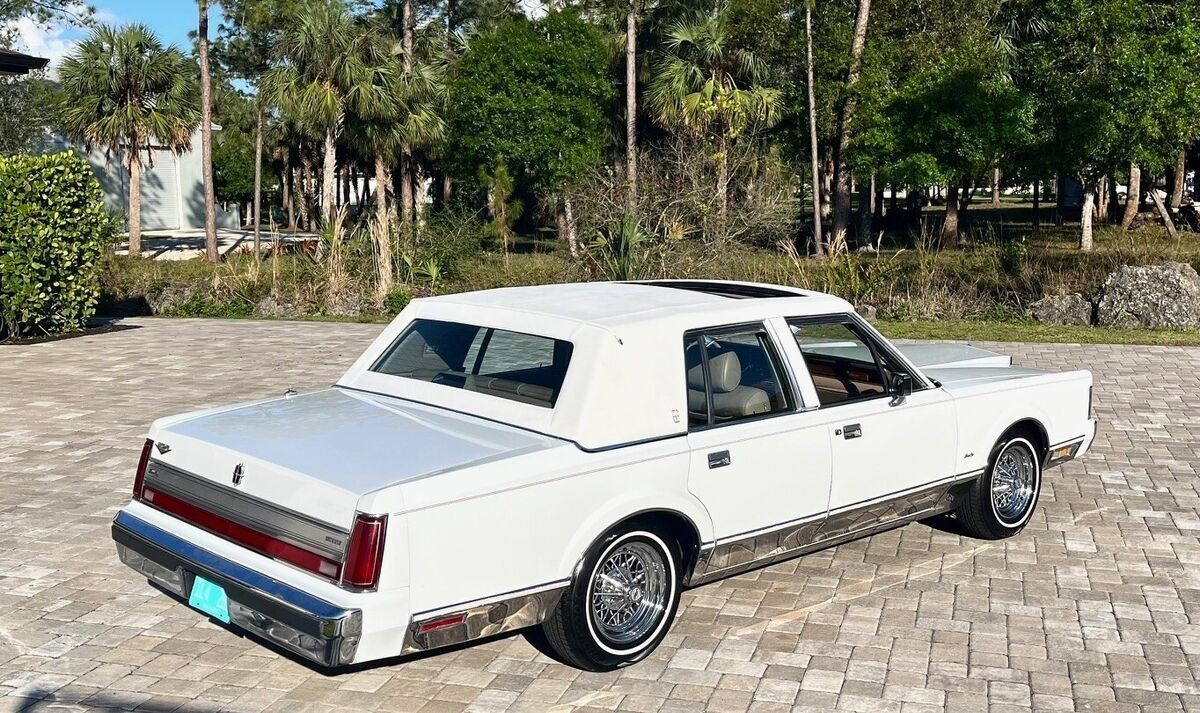 1988 Lincoln Town Car SIGNATURE - photo 9