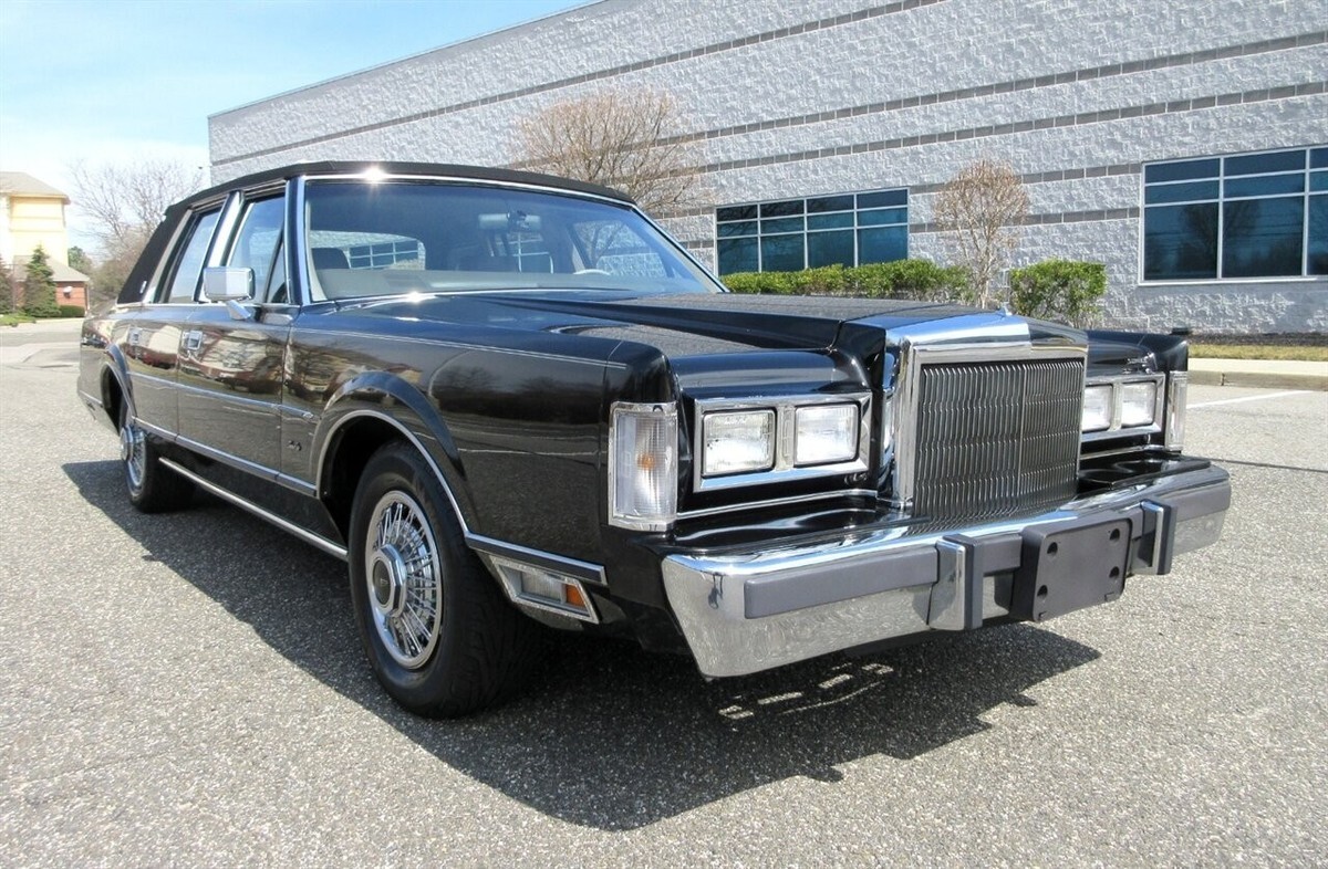 1988 Town Car Signature - photo 2