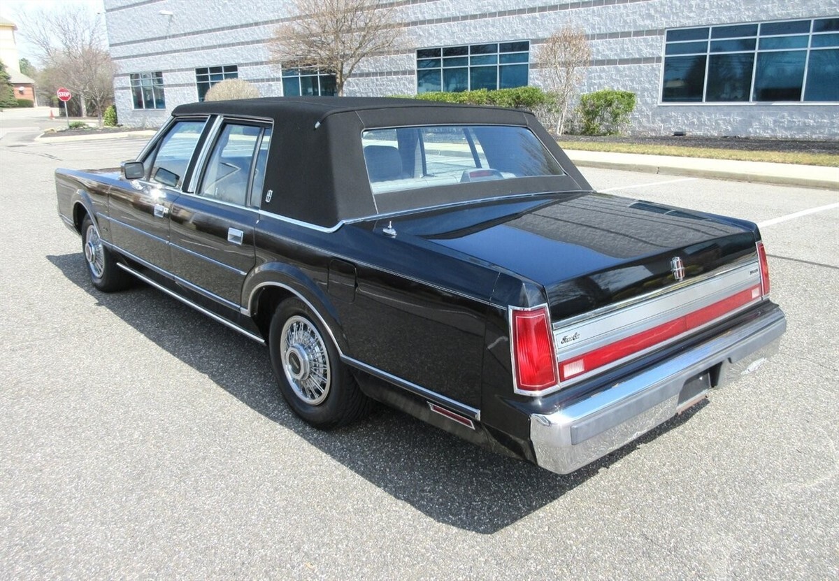 1988 Town Car Signature - photo 3
