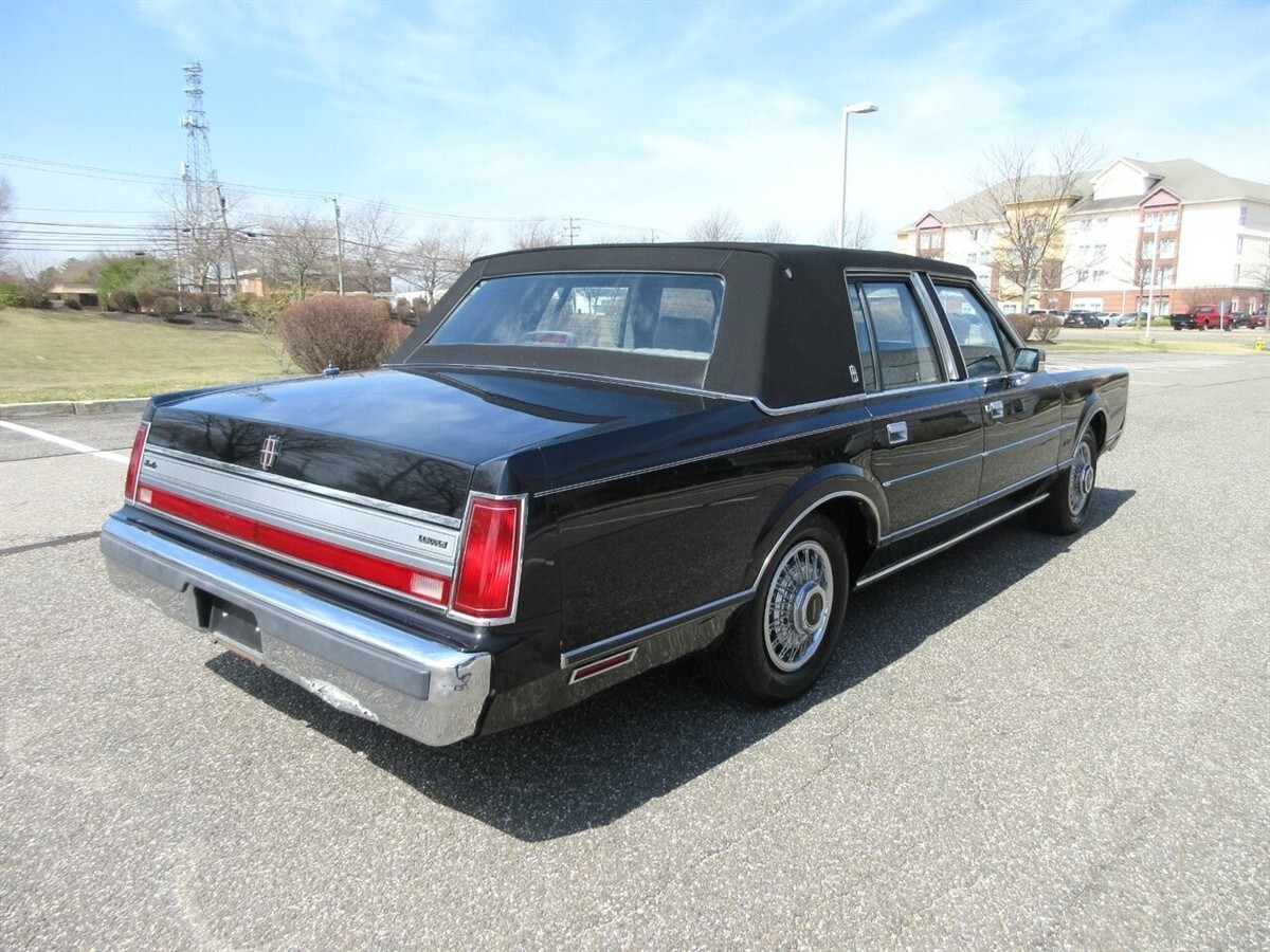 1988 Town Car Signature - photo 4