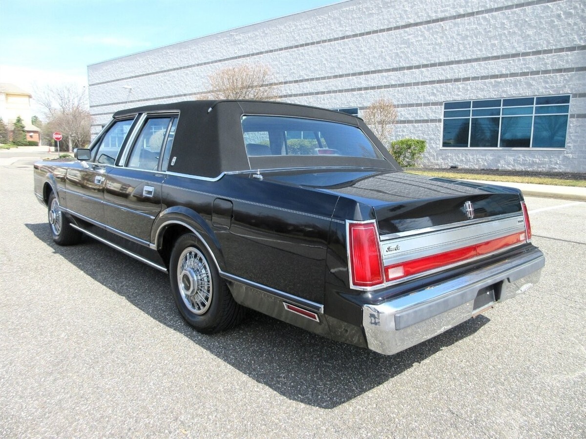 1988 Town Car Signature - photo 9