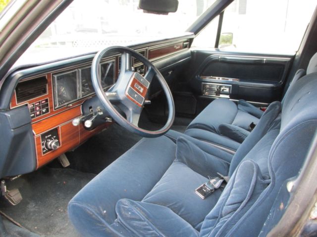 1988 Lincoln Town Car SIGNATURE SERIES - photo 9