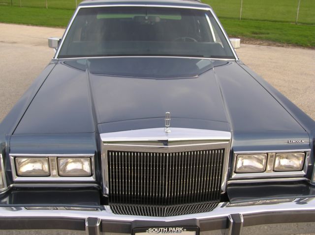 1988 Lincoln Town Car SIGNATURE - photo 2