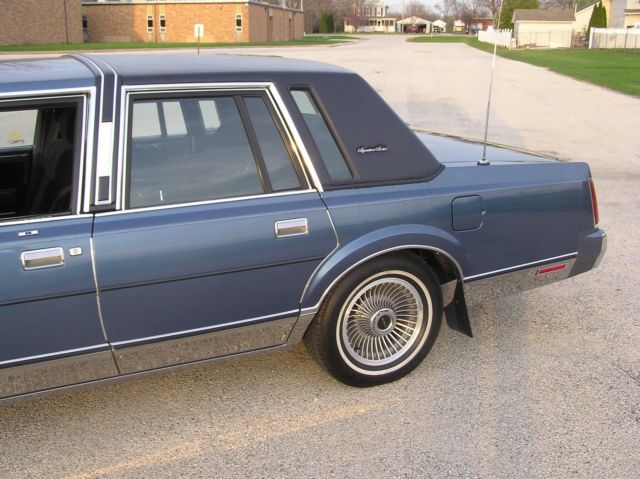 1988 Lincoln Town Car SIGNATURE - photo 6