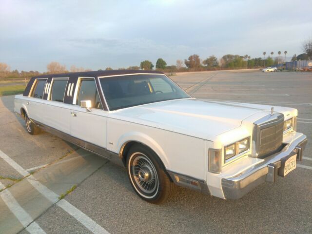 1988 Lincoln Town Car Stretch Limousine 1988 Lincoln Town Car Dark Blue Velour