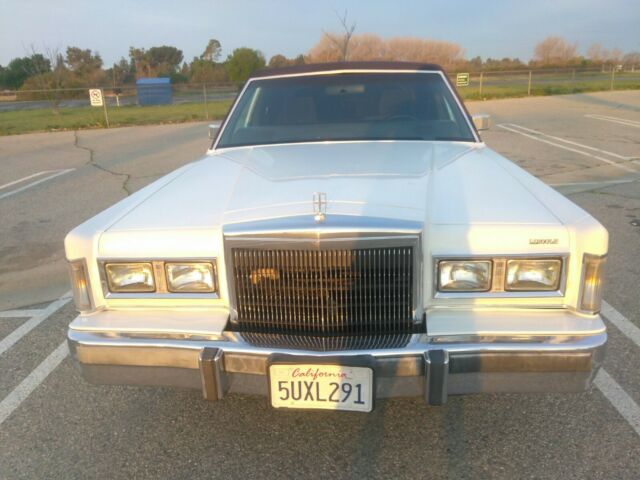 1988 Lincoln Town Car Dark Blue Velour - photo 3