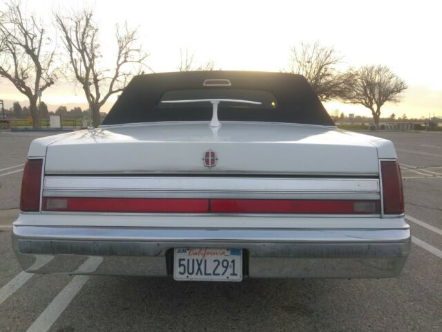 1988 Lincoln Town Car Dark Blue Velour - photo 5