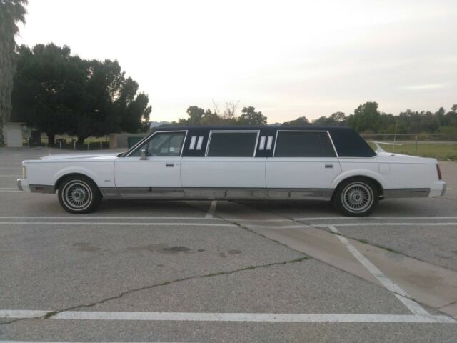 1988 Lincoln Town Car Dark Blue Velour - photo 6