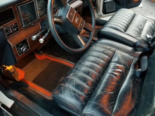 1988 Lincoln Town Car Base - photo 13