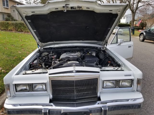 1988 Lincoln Town Car Base - photo 7